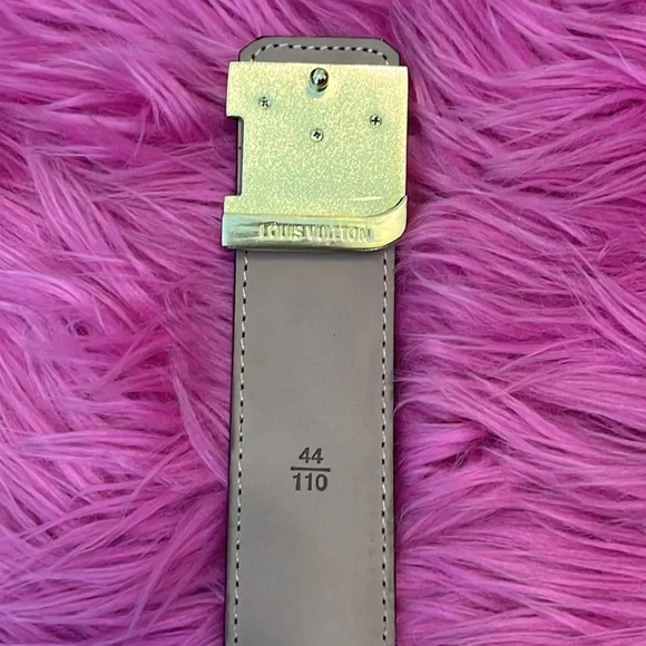 Louis Vuitton belt NOT AUTHENTIC - Picture 4 of 5